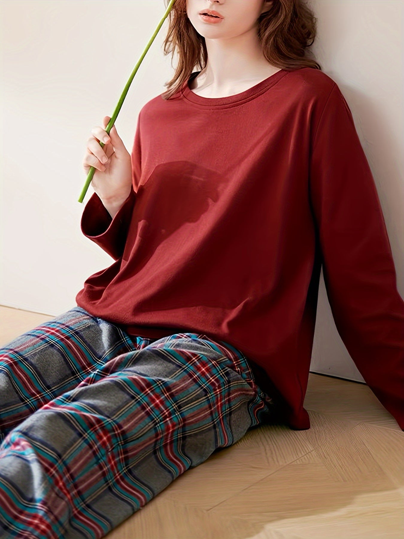 Plaid Print Pajama Set, Long Sleeve Crew Neck Top & Elastic Waistband Plaid Pants, Women's Sleepwear & Loungewear