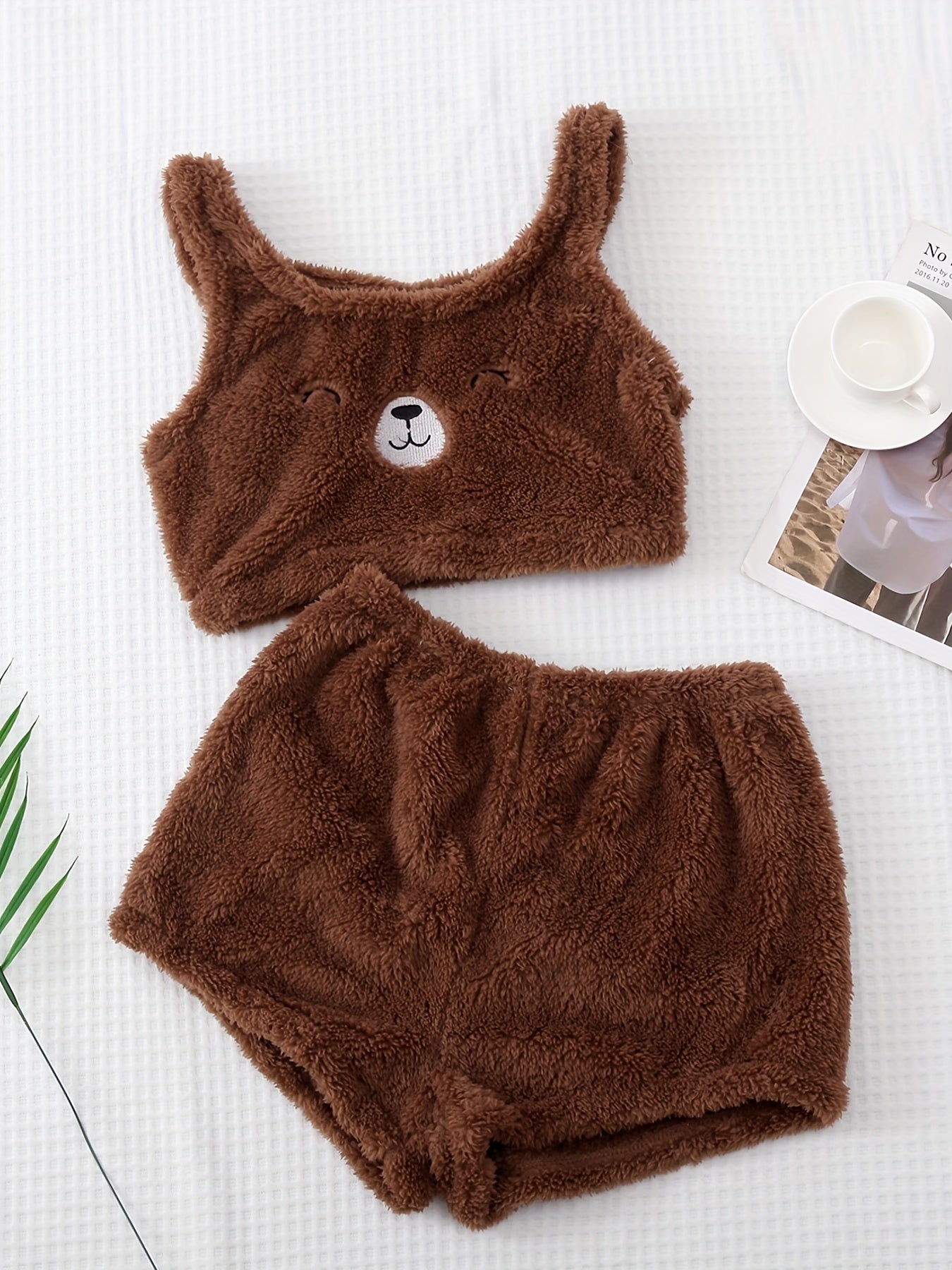 Cartoon Bear Print Pajama Set, Crew Neck Tank Top & Elastic Waistband Shorts, Women's Sleepwear & Loungewear - Veloxea