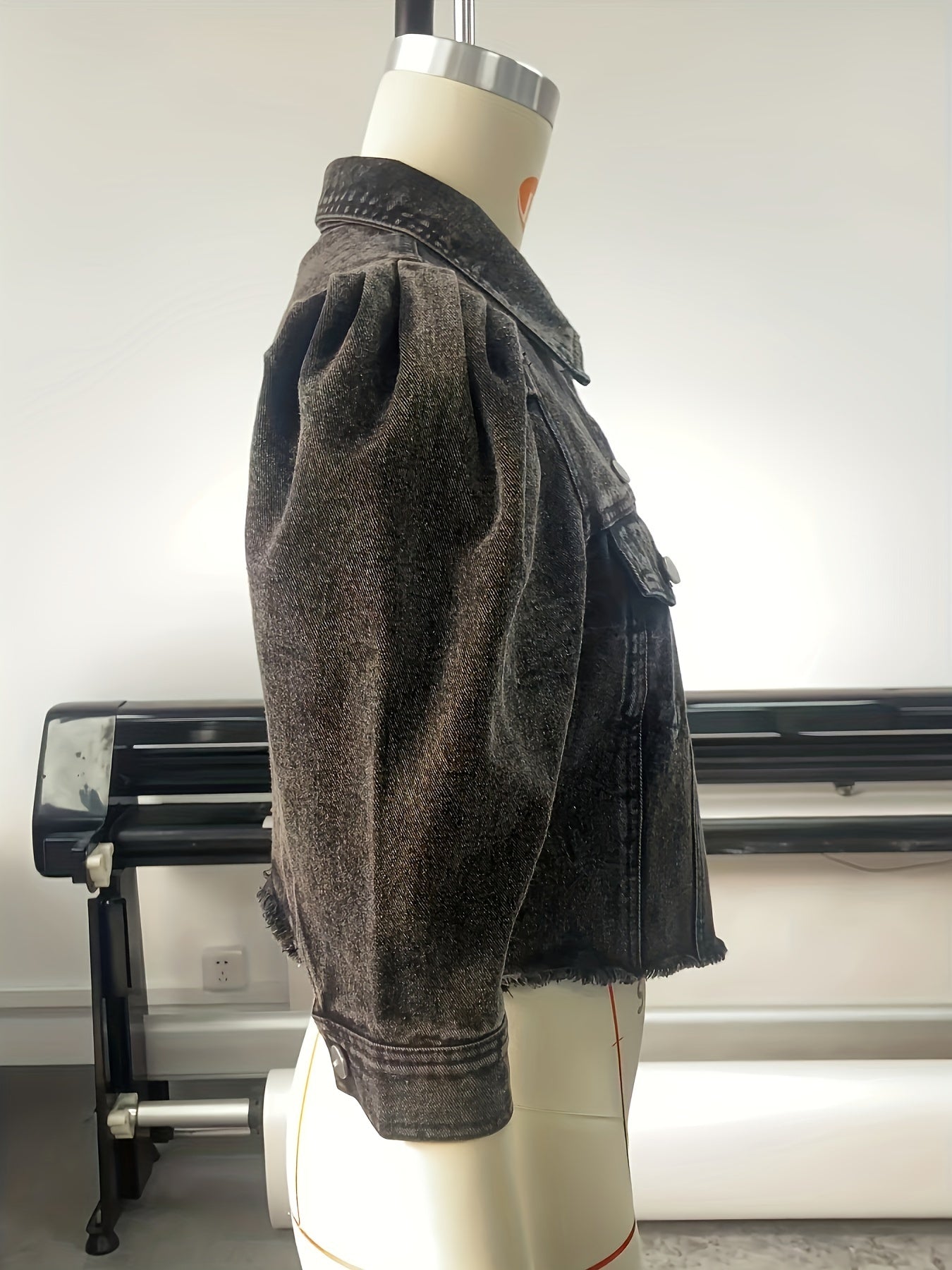 Women's Elegant Solid Color Cropped Denim Jacket With Puff Sleeves, Frayed Hem, Fashion Outerwear For Casual And Street Style - Veloxea