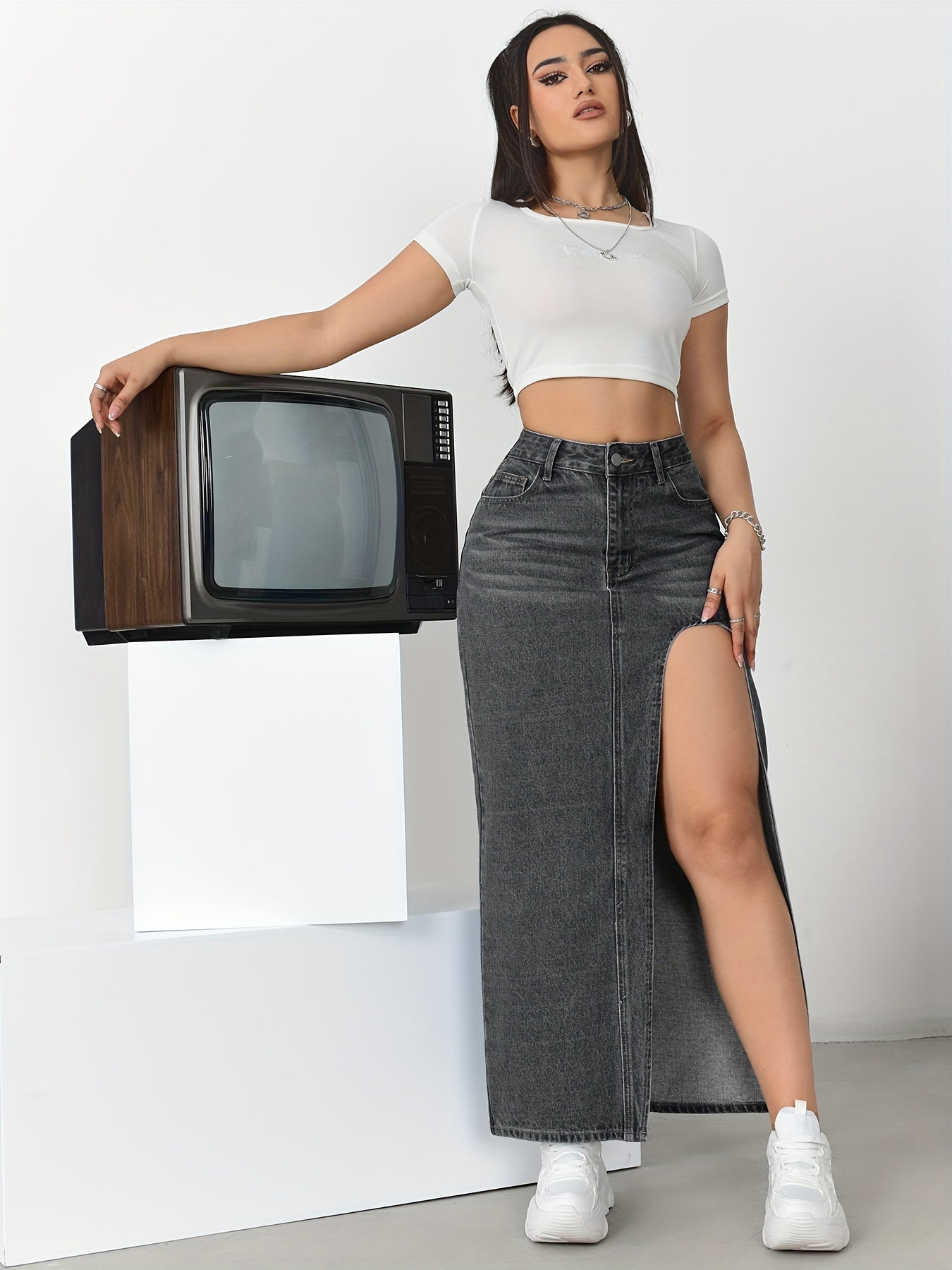 Women's High-Waisted Split Denim Skirt, Sexy Long Plain Maxi Jean Skirt With Side Slit, Vintage Style Fashion, Casual Streetwear - Veloxea